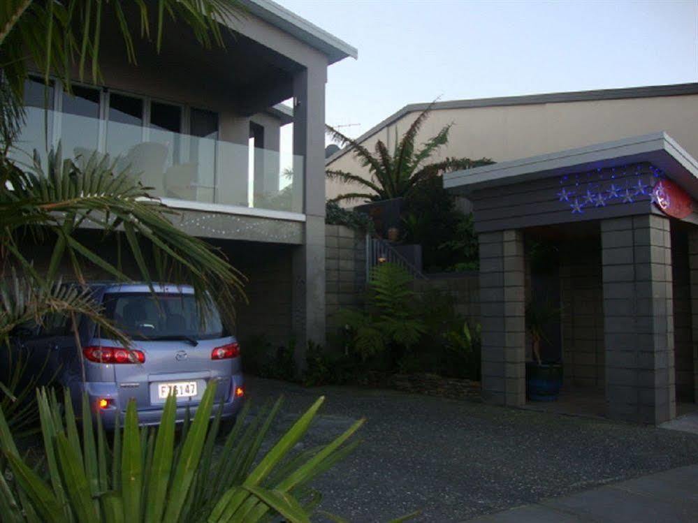 Stunning Views Bed, Breakfast & Health Retreat Bed & Breakfast Whangamata Exterior photo